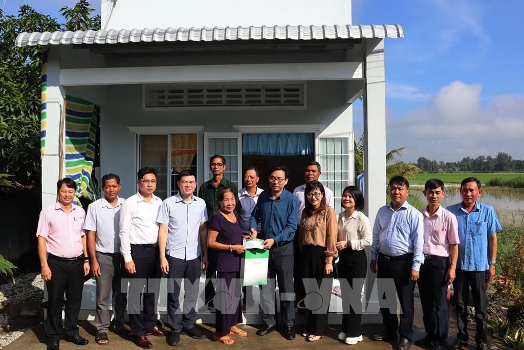 be-do-cho-nguoi-dan-thoat-ngheo-ben-vung