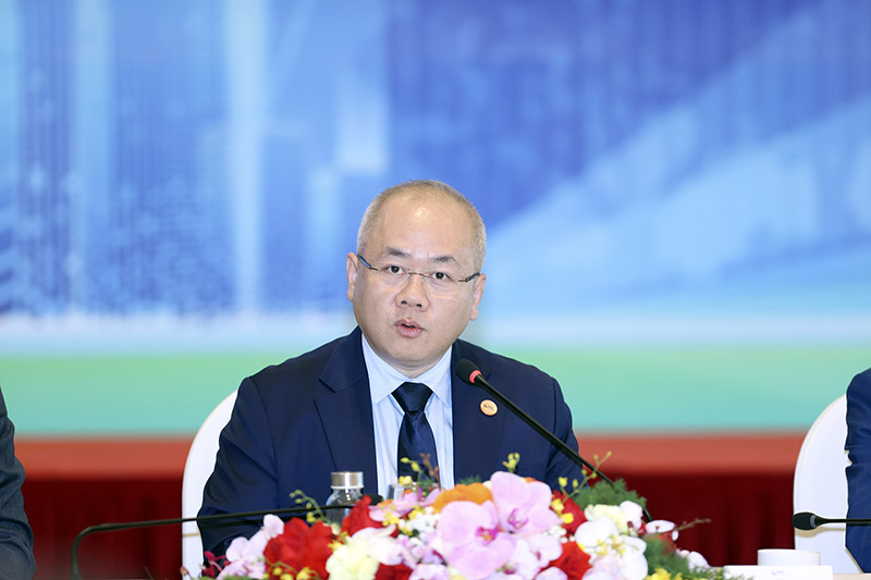 thu truong Trung.jpg