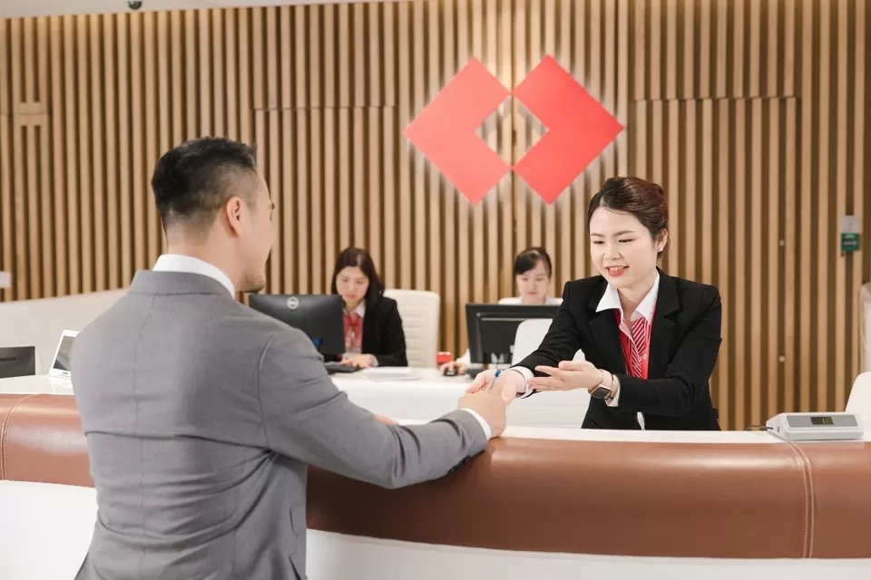 ket-qua-kinh-doanh-techcombank-nam-2024-vuot-ke-hoach-nhieu-chi-tieu-dan-dau-he-thong