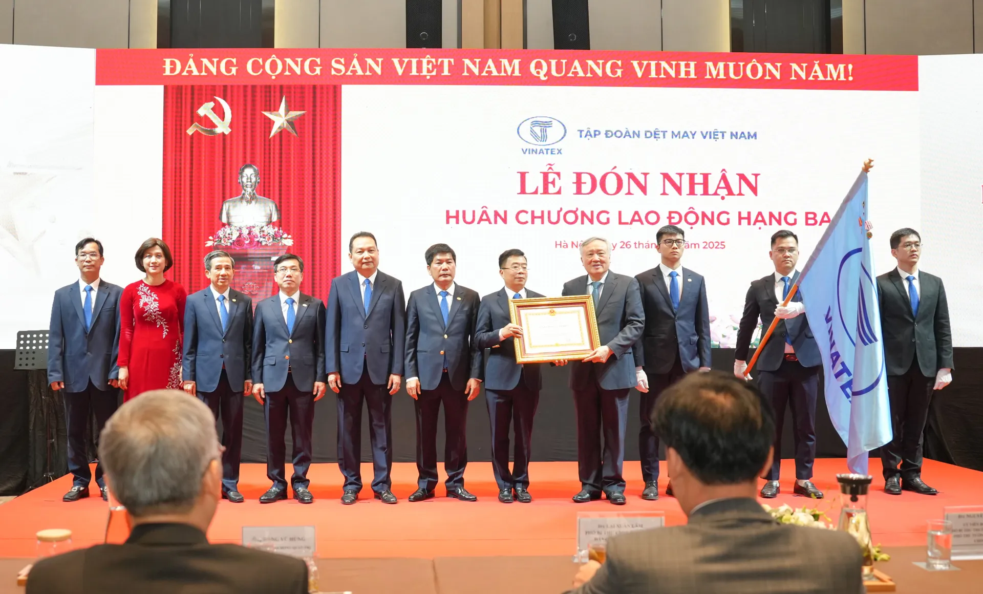 vinatex-don-nhan-huan-chuong-lao-dong-hang-ba