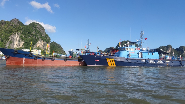 hai-quan-tang-cuong-tuan-tra-ngan-chan-van-chuyen-trai-phep-xang-dau