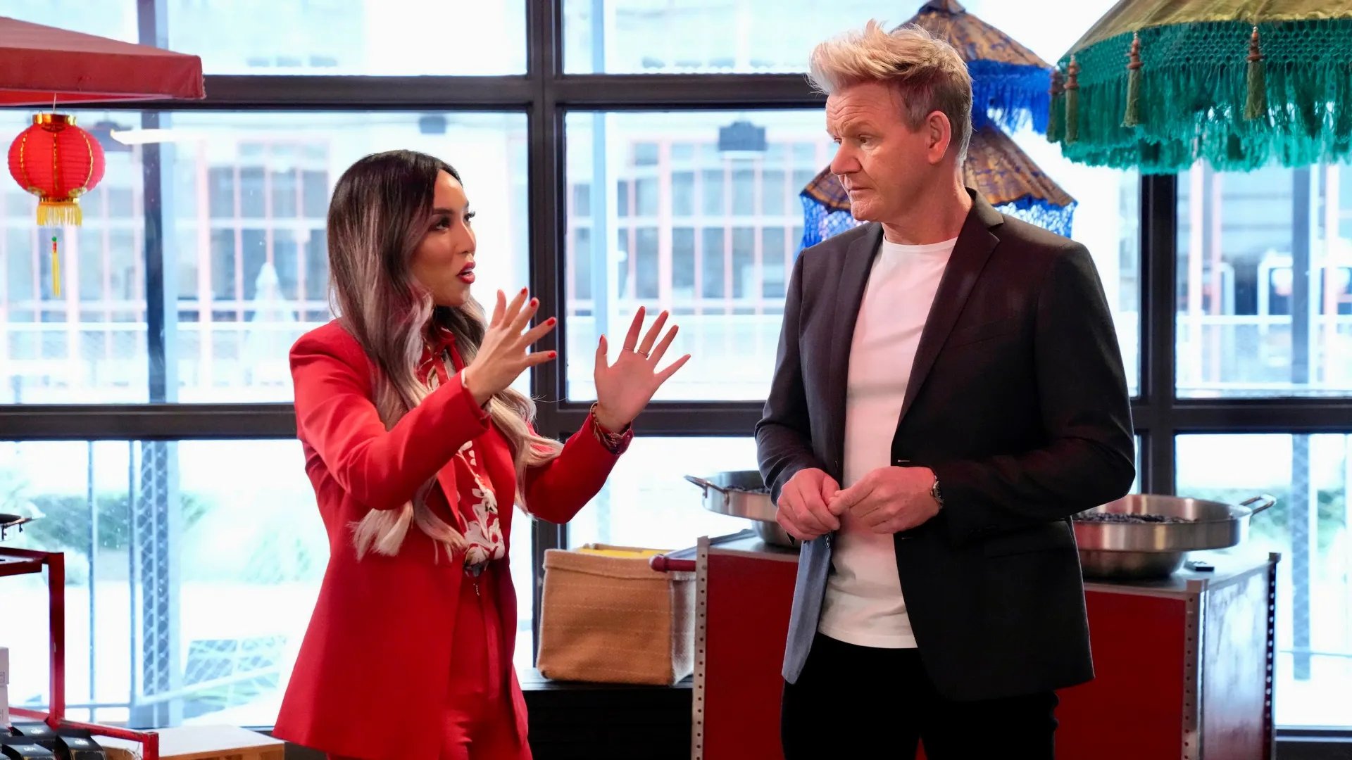 Bỏ nghề dược, cô gái gốc Việt thu về nửa triệu USD mỗi năm từ quán cà phê tại Mỹ