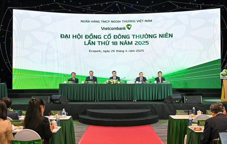 vietcombank-tang-von-kien-toan-nhan-su-va-chien-luoc-phat-trien-ben-vung