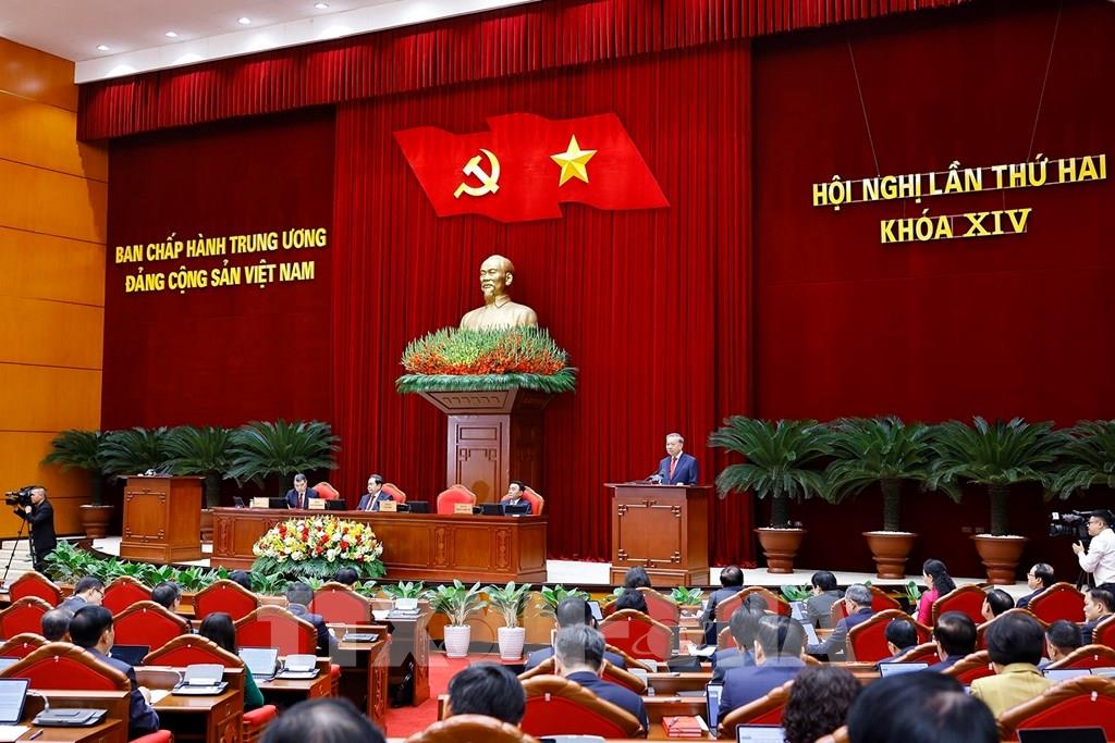 hoi-nghi-trung-uong-2-kien-dinh-bon-nguyen-tac-de-dat-tang-truong-hai-con-so-ben-vung