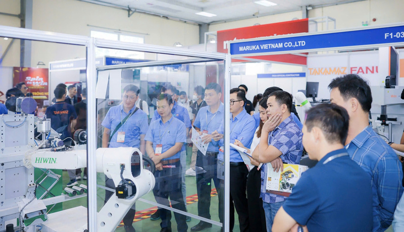 trien-lam-mta-ha-noi-mo-ra-khong-gian-ket-noi-cong-nghiep-da-linh-vuc