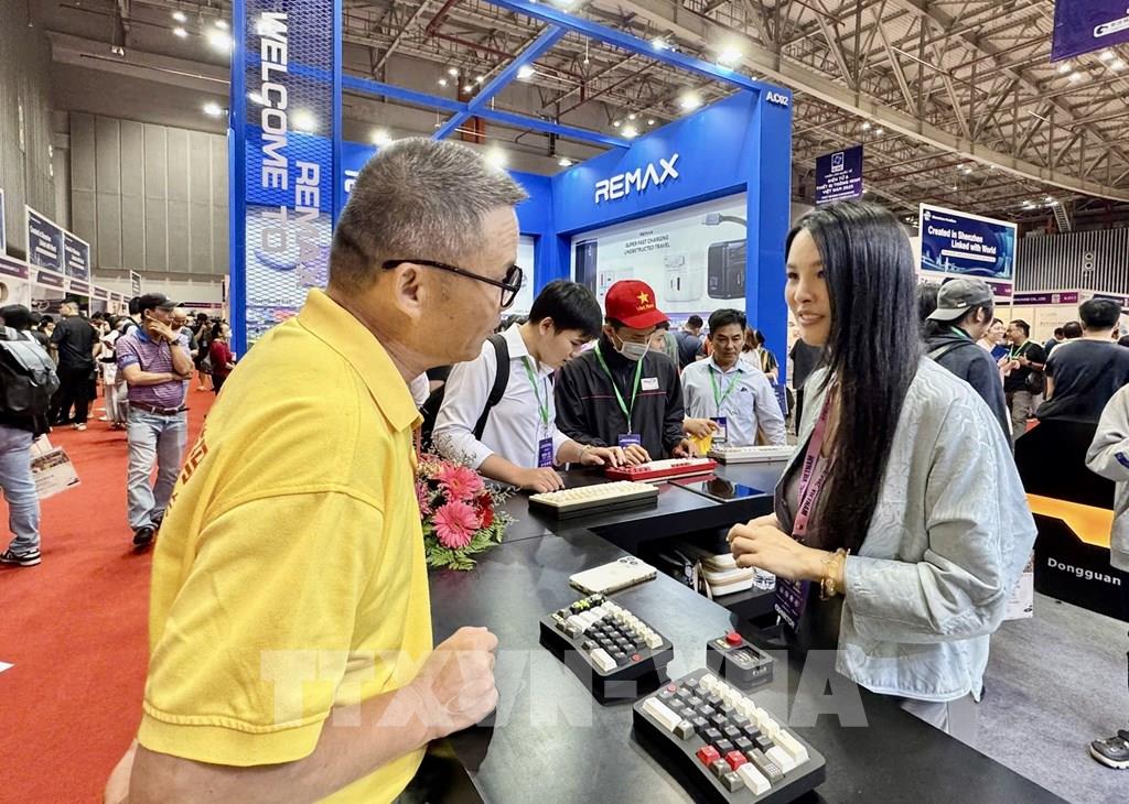 trien-lam-quoc-te-dien-tu-va-thiet-bi-thong-minh-thu-hut-hon-350-doanh-nghiep