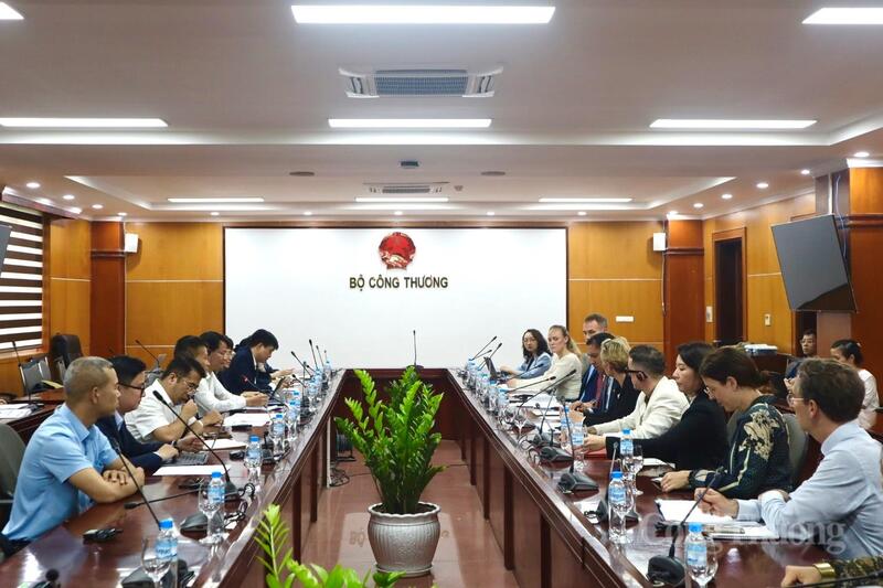thuc-day-hop-tac-viet-nam-thuy-dien-tren-nhieu-linh-vuc-trong-diem