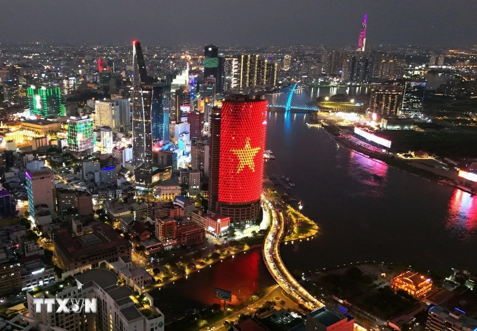 khat-vong-phat-trien-tam-nhin-doi-moi-va-tu-chu-chien-luoc