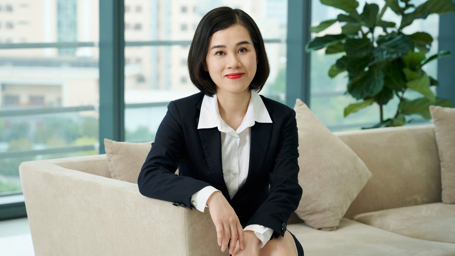 chan-dung-nu-tuong-viettel-vua-lot-top-100-phu-nu-quyen-luc-nhat-chau-a