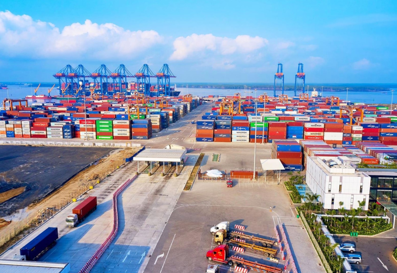 uob-du-bao-viet-nam-tang-truong-66-trong-nam-2025