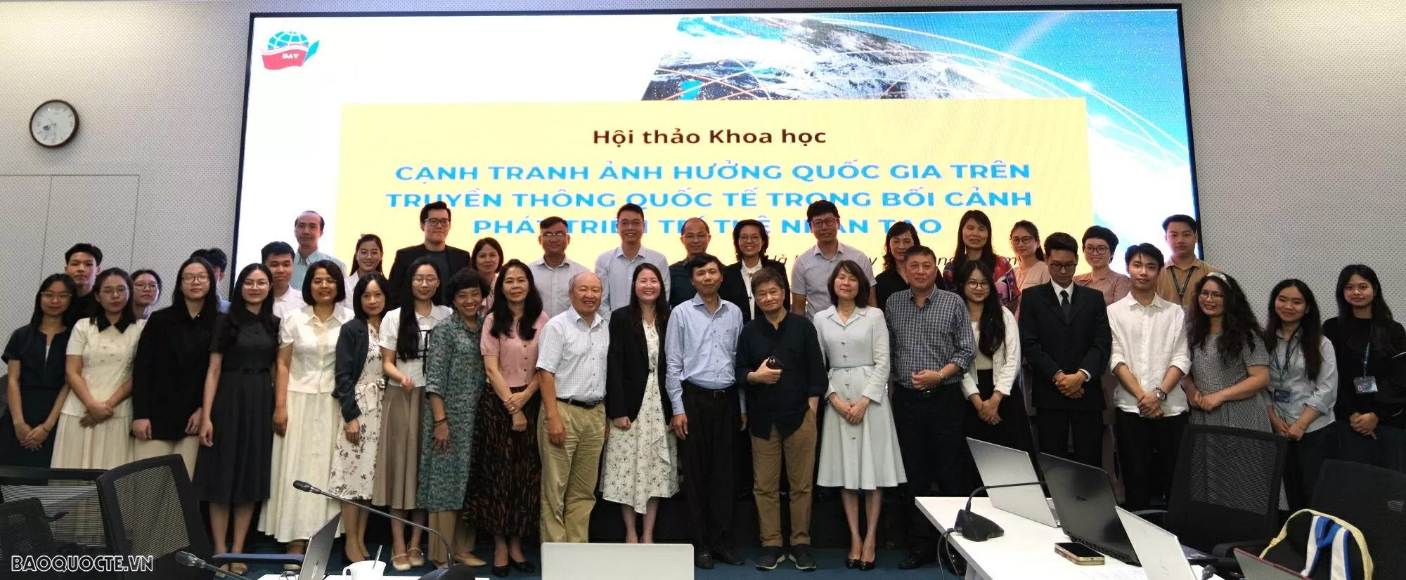 kien-tao-hinh-anh-quoc-gia-trong-moi-truong-truyen-thong-so