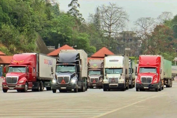 trien-khai-nghi-dinh-46-khan-truong-phan-cap-khong-de-hang-hoa-un-u