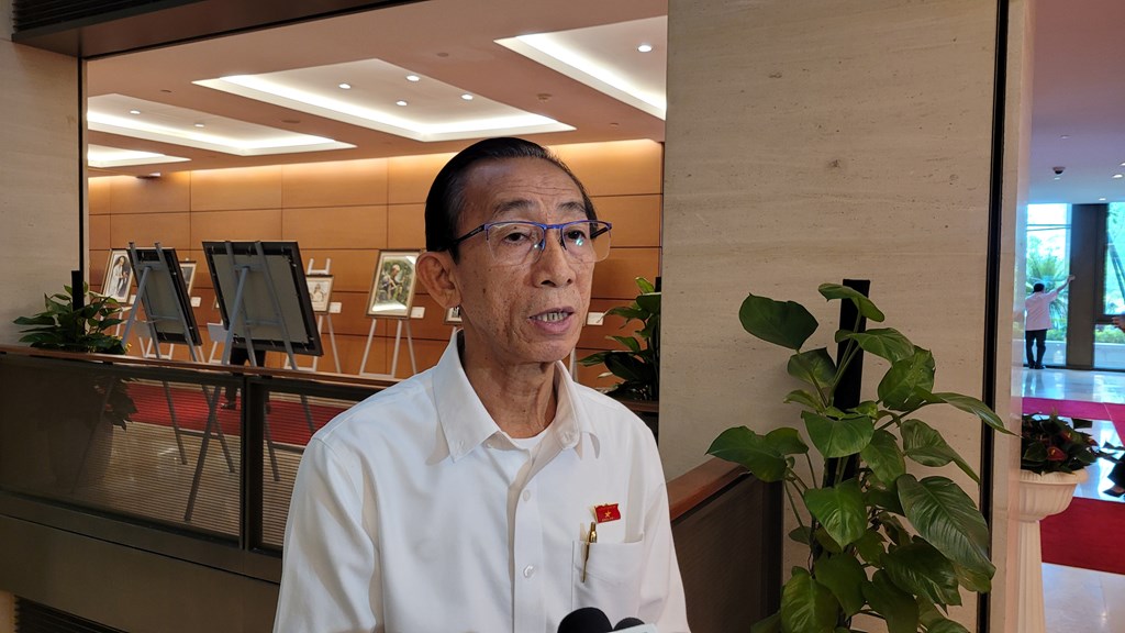 ben-le-ky-hop-thu-nhat-quoc-hoi-khoa-xvi-dieu-hanh-chinh-sach-kinh-te-dang-di-dung-huong