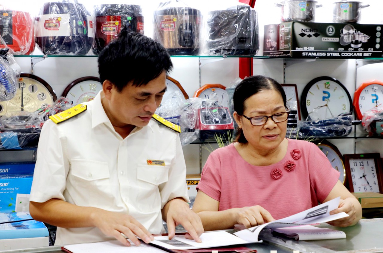 nghi-dinh-310nd-cp-thay-doi-quan-trong-trong-xu-phat-ve-thue-va-hoa-don