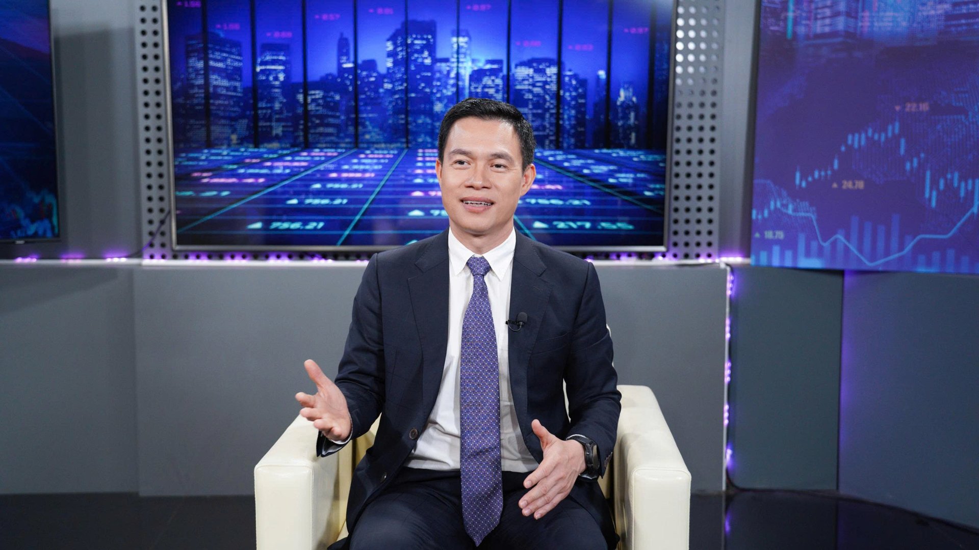 thi-truong-chung-khoan-nua-cuoi-nam-2025-gio-da-thuan-chieu
