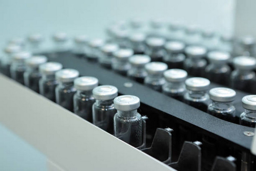 tong-thong-my-donald-trump-cong-bo-loat-thue-moi-voi-thuoc-xe-tai-do-noi-that