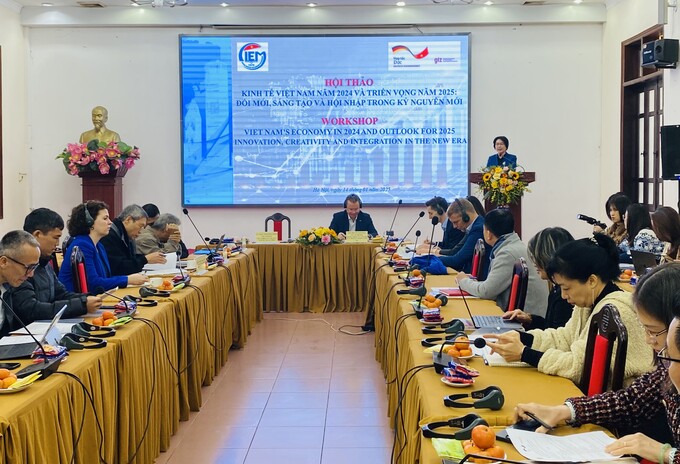 bon-thach-thuc-voi-tang-truong-kinh-te-viet-nam-trong-2025