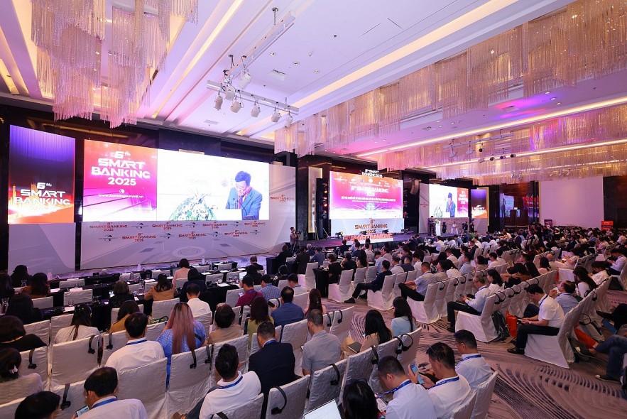 Ngân hàng số tăng tốc, mạng lưới phòng giao dịch truyền thống co hẹp mạnh