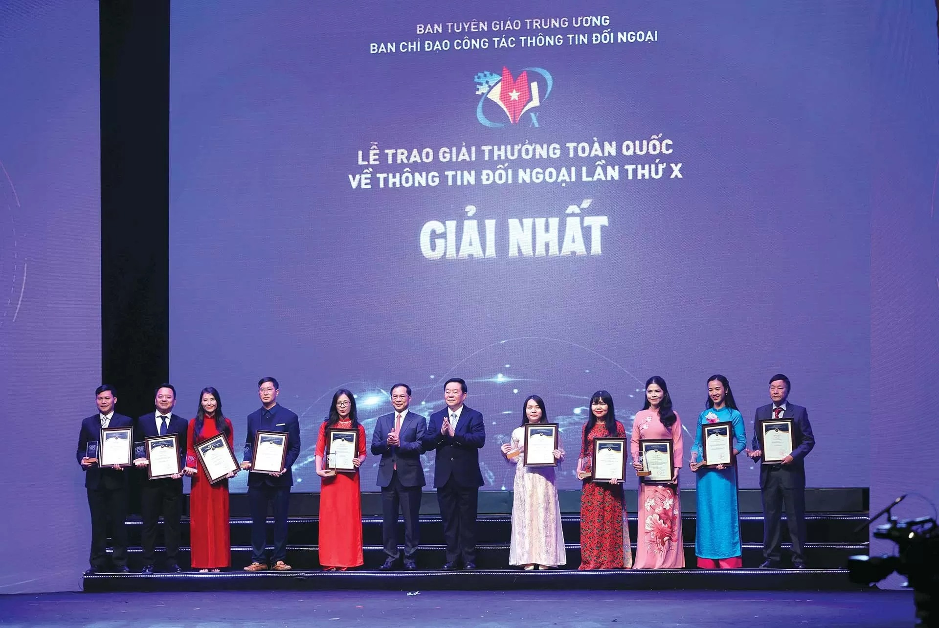 su-menh-dinh-vi-viet-nam-trong-ky-nguyen-vuon-minh