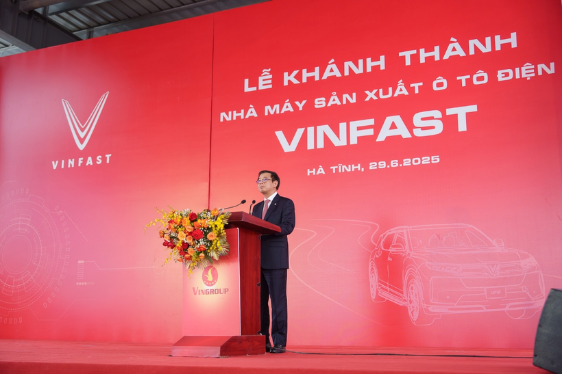 vinfast-khanh-thanh-nha-may-o-to-dien-hien-dai-tai-ha-tinh