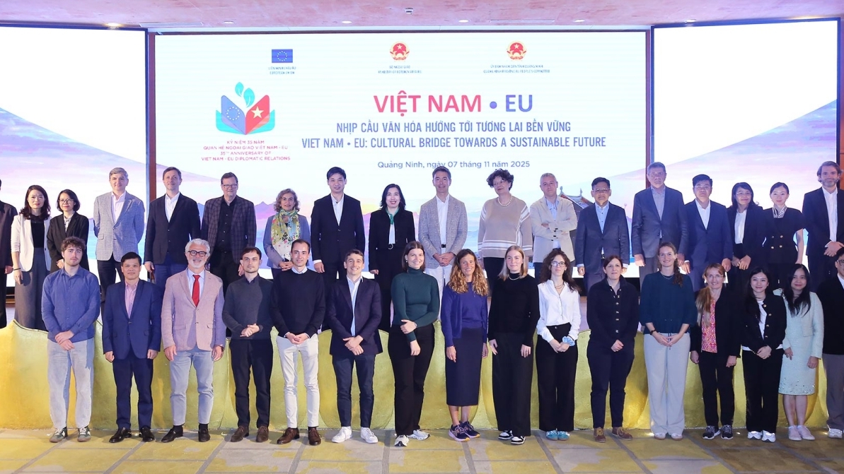 nhip-cau-van-hoa-cung-co-quan-he-ben-chat-viet-nam-eu