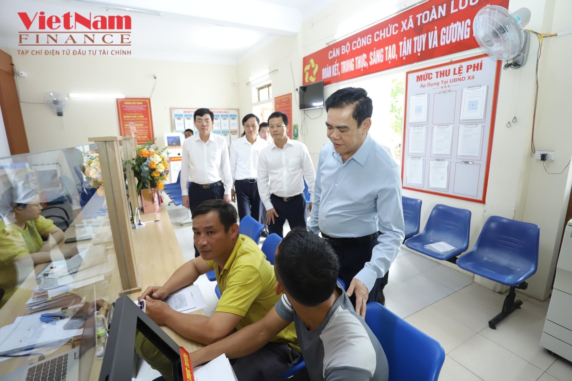 Chuyển đổi số để chính quyền gần dân và dân gần chính quyền