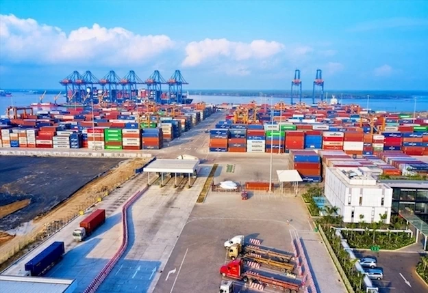 Việt Nam giữ vững đà tăng trưởng trước nhiều thử thách