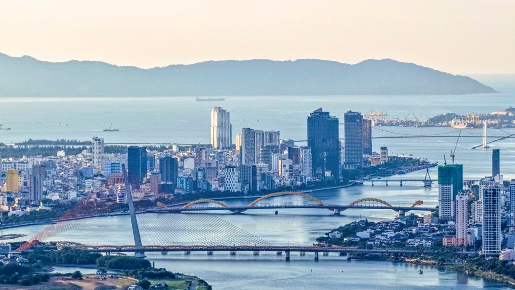 bat-dong-san-viet-nam-huong-loi-tu-noi-luc-va-ha-tang