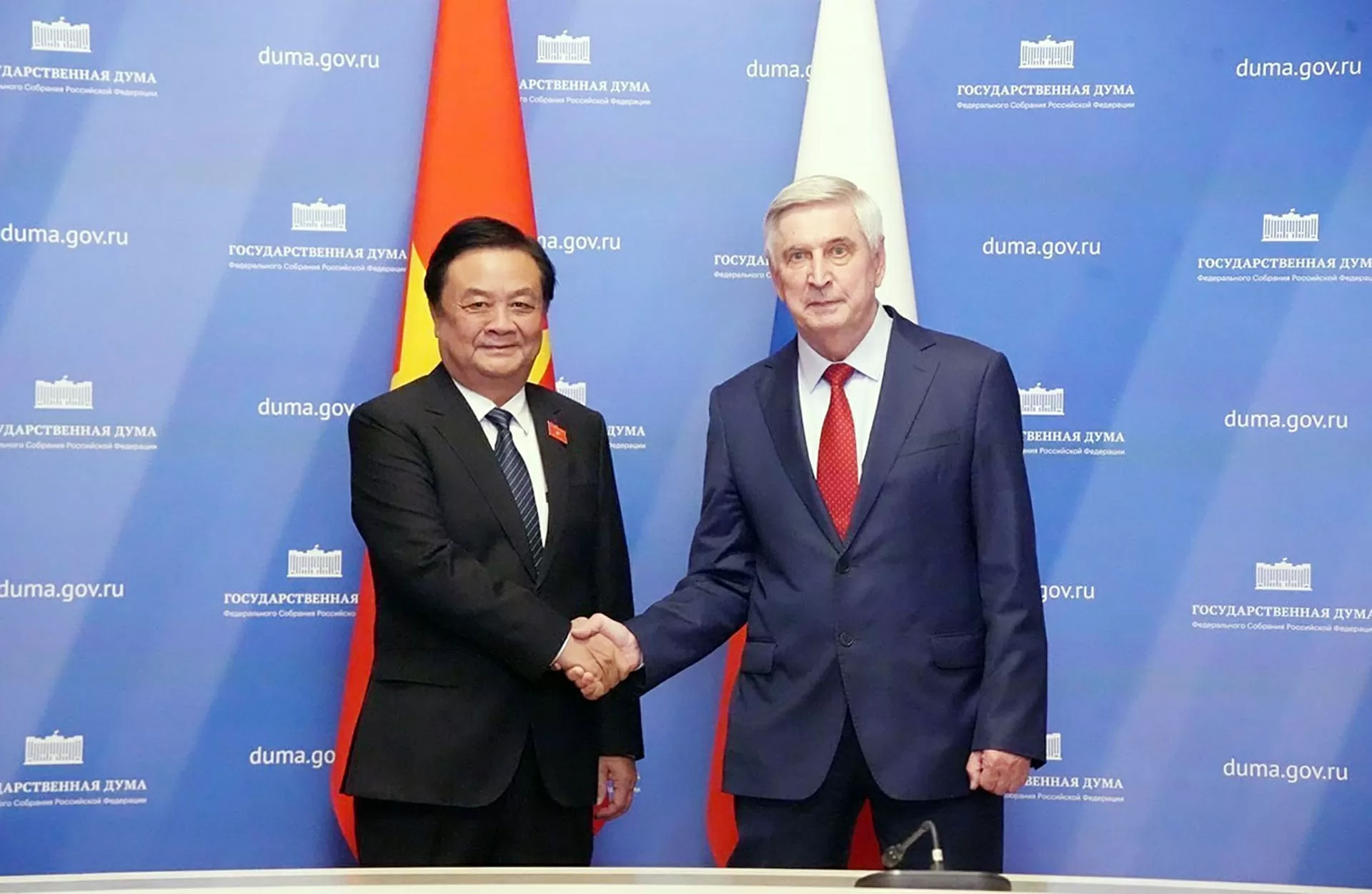 viet-nam-nga-day-manh-hop-tac-nghi-vien-hien-thuc-hoa-tam-nhin-cua-lanh-dao-cap-cao-hai-nuoc