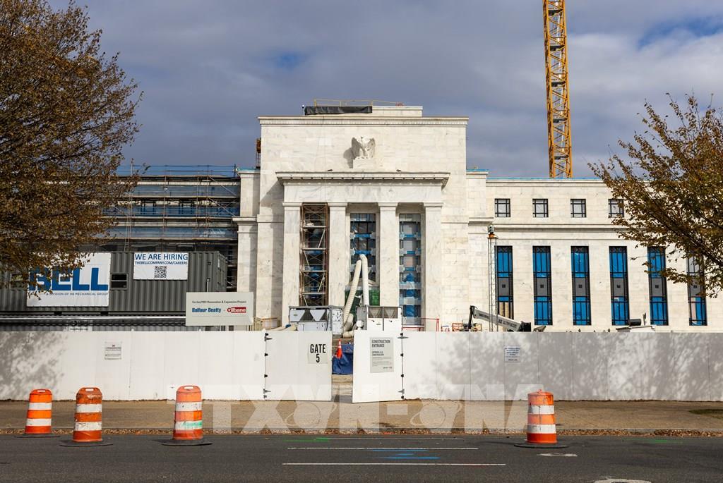 fed-ky-vong-lam-phat-on-dinh-ty-le-tu-nguyen-nghi-viec-cham-muc-thap-ky-luc