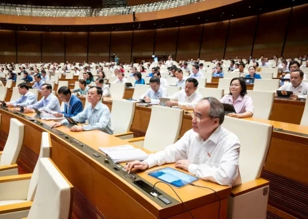 cong-chuc-vien-chuc-khong-duoc-thanh-lap-gop-von-va-quan-ly-doanh-nghiep