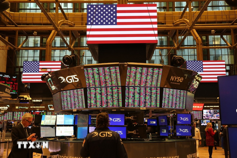 Chỉ số S&P 500 lập kỷ lục mới trước thềm cuộc họp của Fed