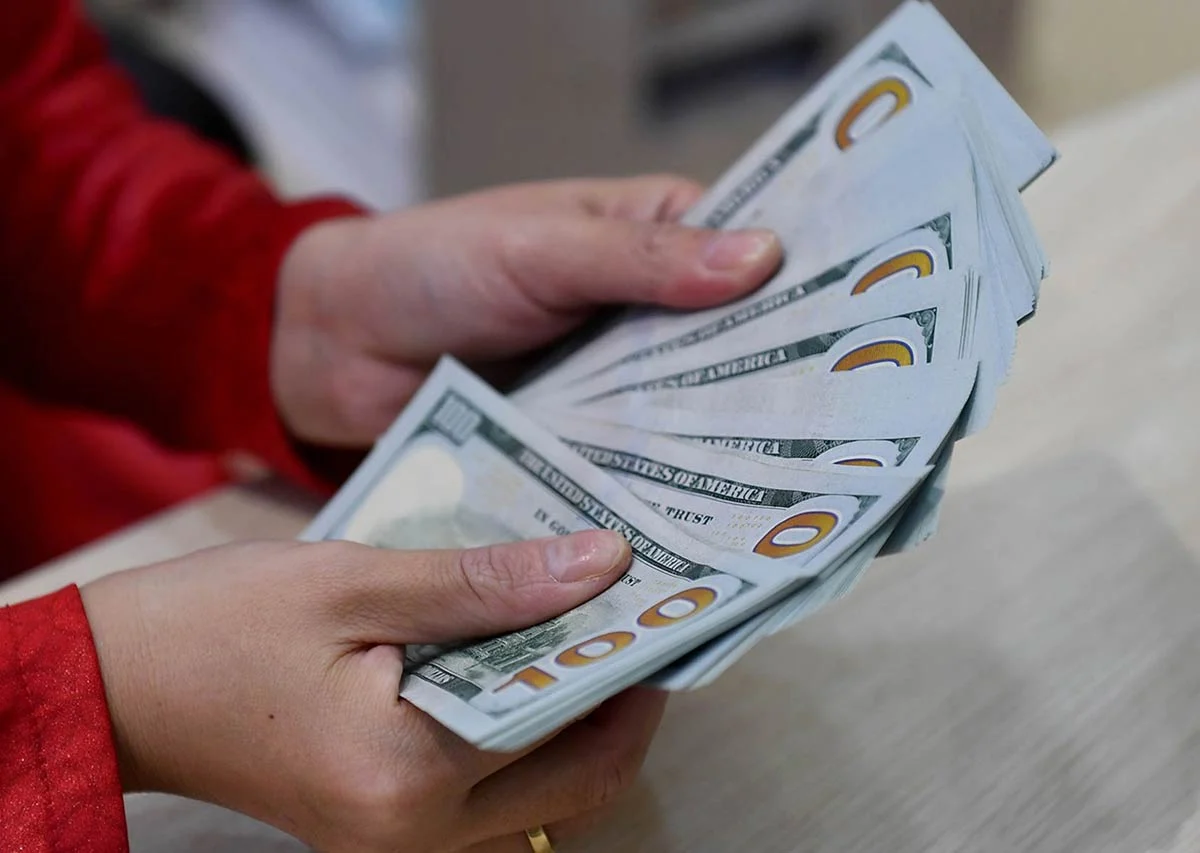 gia-usd-cho-den-tiep-tuc-tang-nong-tien-sat-dinh-cao