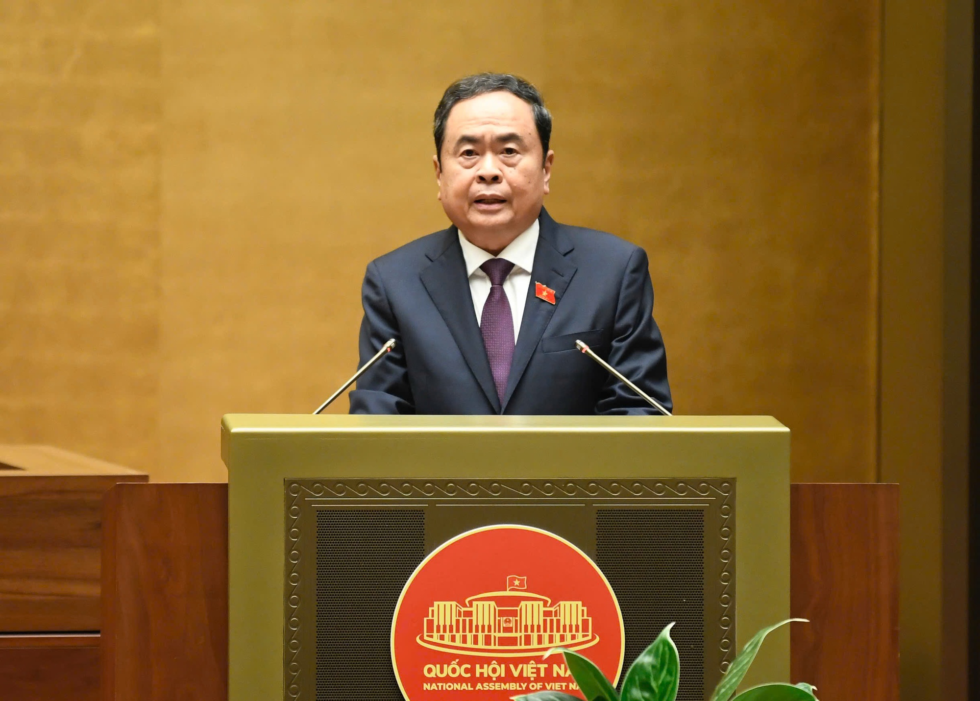 phien-chat-van-va-tra-loi-chat-van-dung-va-trung-van-de