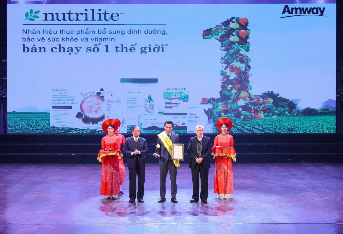 amway-viet-nam-lan-thu-12-nhan-giai-san-pham-vang-vi-suc-khoe-cong-dong