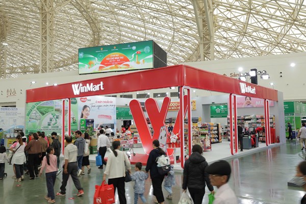 winmart-lan-toa-loi-song-hien-dai-tai-hoi-cho-mua-thu