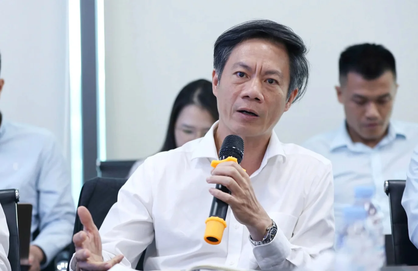 dn-lon-da-vui-nhung-98-doanh-nghiep-nho-ho-kinh-doanh-dang-lo-lang