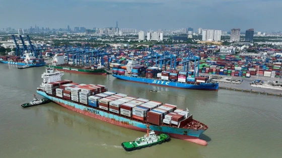 Kinh tế Việt Nam không thể chủ quan với nguy cơ 'bốn chậm'