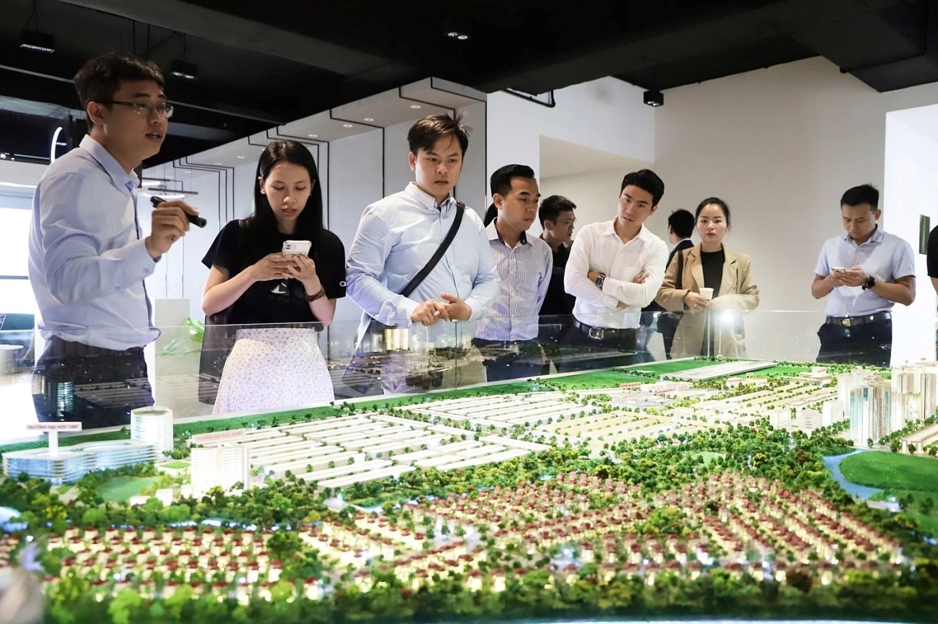 Nhà đầu tư bất động sản thận trọng với kế hoạch bán hàng