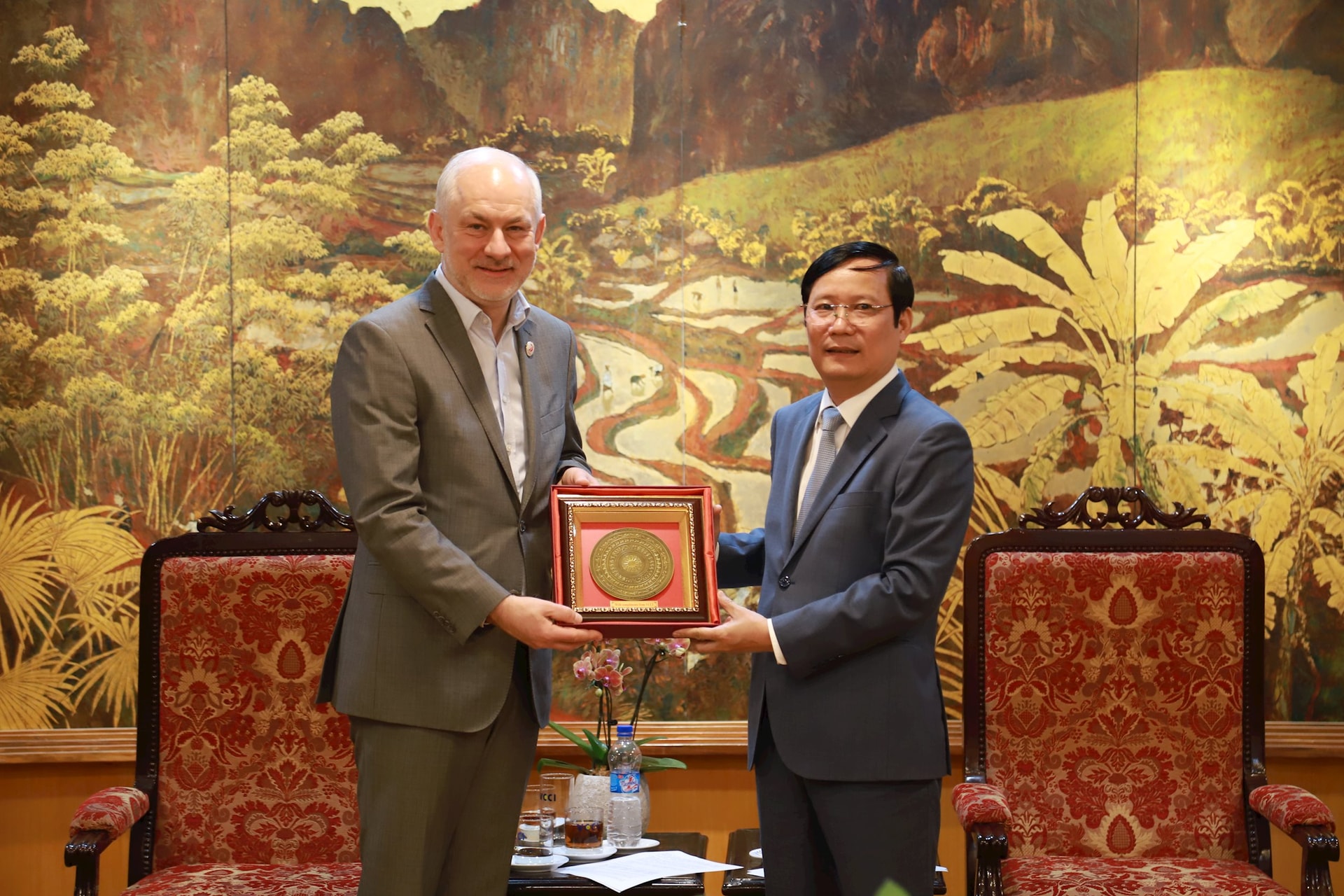 viet-nam-ba-lan-tang-toc-hop-tac-kinh-te-mo-rong-ket-noi-doanh-nghiep