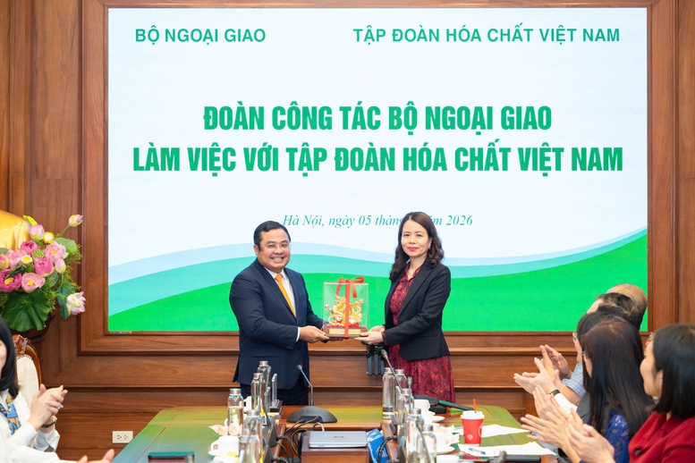 vinachem-gop-phan-day-manh-ngoai-giao-kinh-te