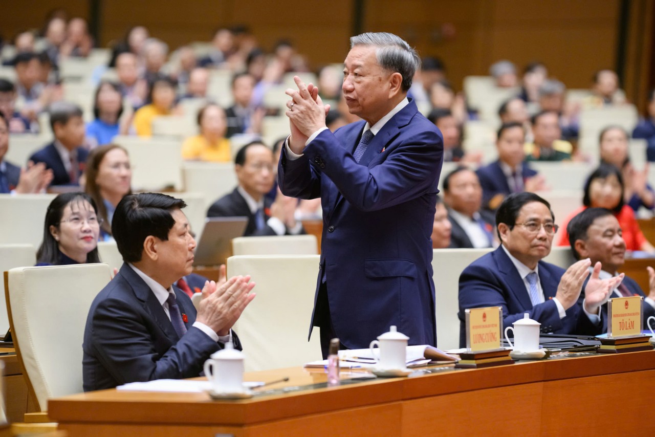 nghi-quyet-68-ve-kinh-te-tu-nhan-doanh-nhan-la-chien-si-tren-mat-tran-kinh-te