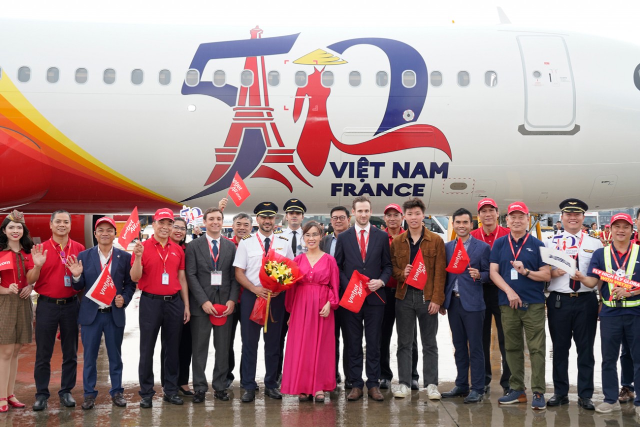 doanh-nhan-viet-va-khat-vong-viet-nam-hung-cuong