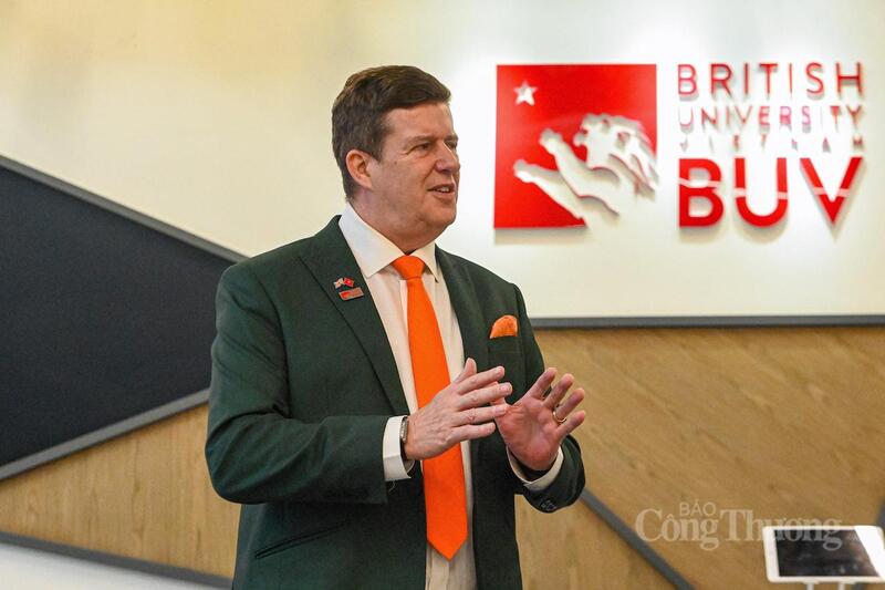 Nhân lực chất lượng cao là đòn bẩy cho tăng trưởng hai con số