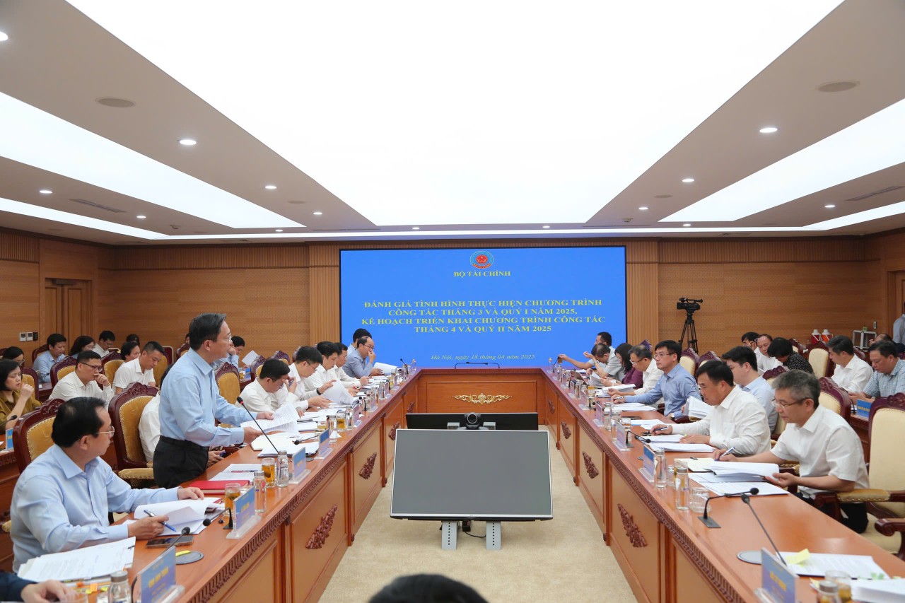 du-kien-tong-muc-ho-tro-thue-phi-nam-2025-khoang-204000-ty-dong-cao-hon-2024