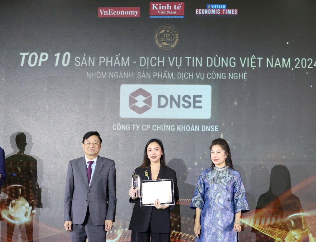 dnse-dat-top-10-san-pham-dich-vu-cong-nghe-tin-dung-nam-thu-hai-lien-tiep