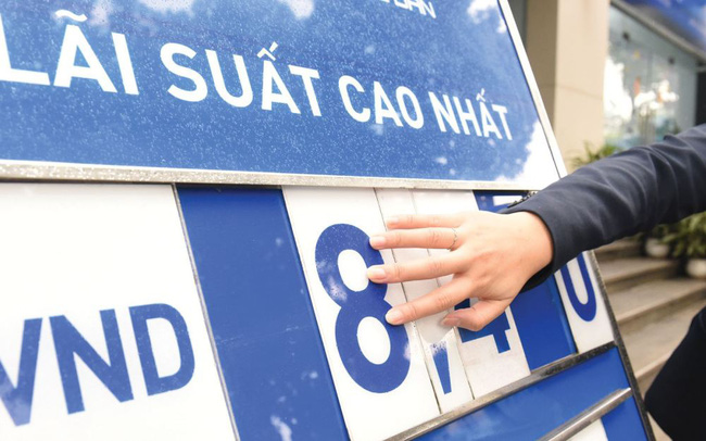 ngan-hang-dua-tang-lai-suat-va-khuyen-mai-hut-tien-tiet-kiem-dip-tet