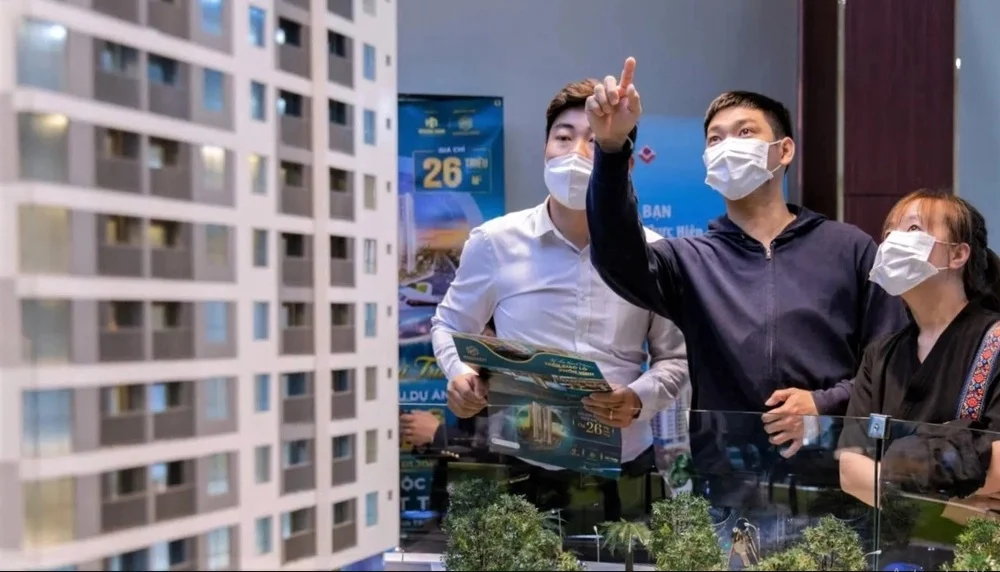 lai-suat-tang-manh-tro-lai-ngan-hang-siet-dan-dong-von-vao-bat-dong-san