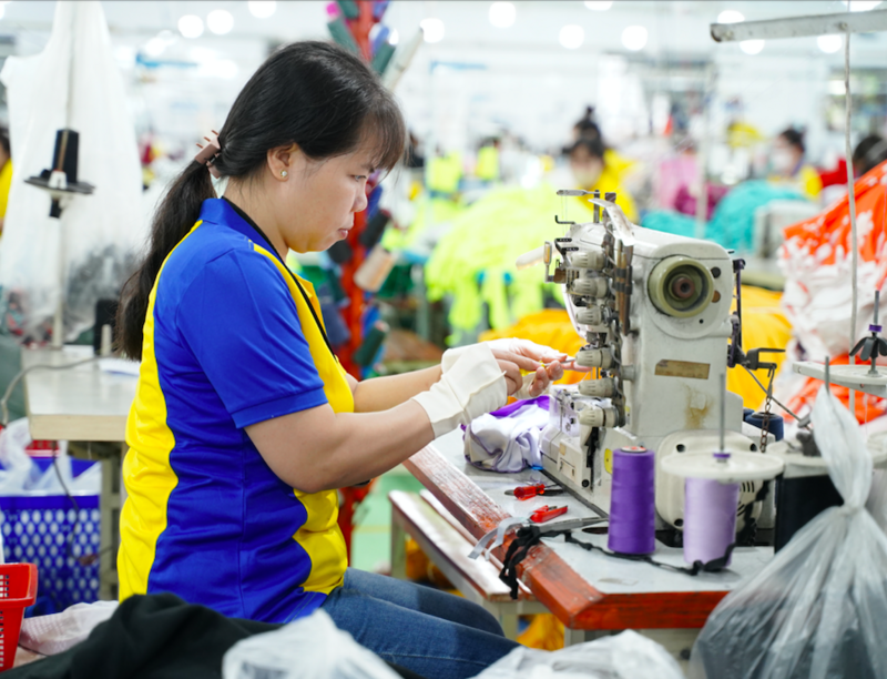 hut-von-vao-soi-det-nhuom-kho-khan-dang-niu-chan-nganh-det-may