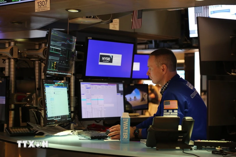 chung-khoan-toan-cau-lao-doc-vi-thue-oto-cua-my